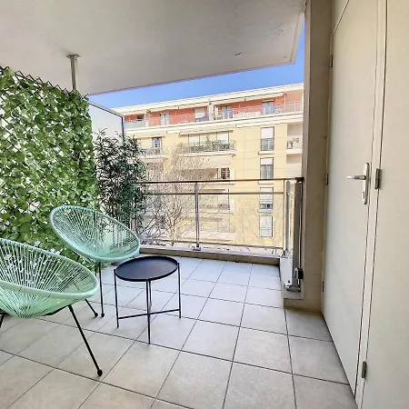 A303- 3 Pieces 4 Personnes- Le Crystal Apartment